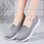 Old Beijing Cloth Shoes Women's New Middle-Aged and Elderly Flats Shoes Women's Shoes Mother's Shoes - Image 2